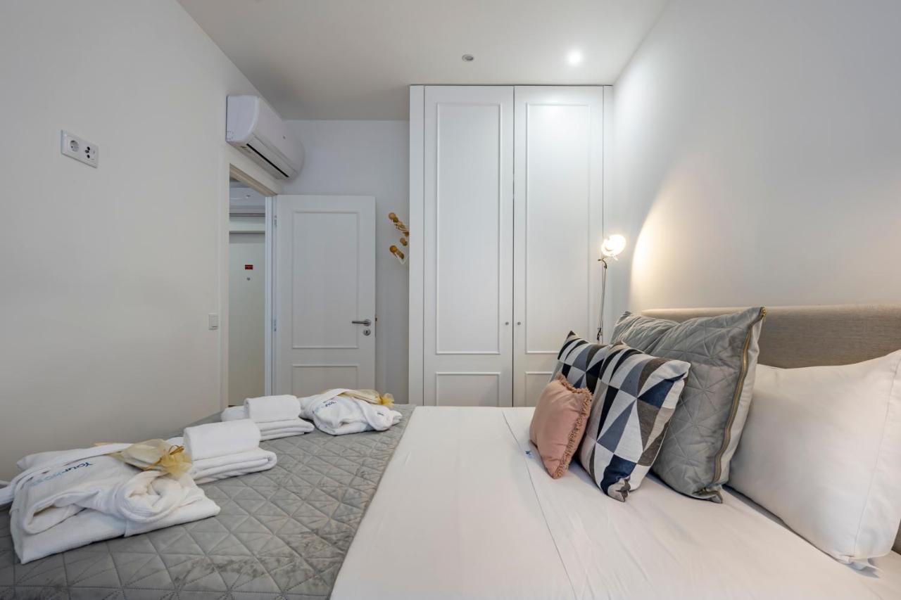 Almada Glamorous & Chic Oporto Downtown Apartment Porto