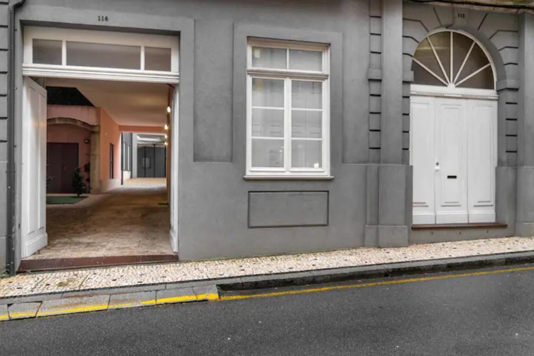 Formosa With Parking And Historic Charm! * Porto