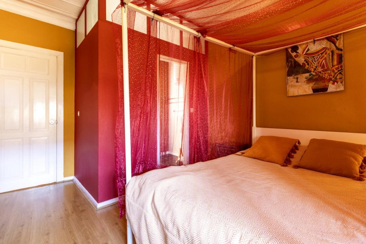 - Bed & Breakfast