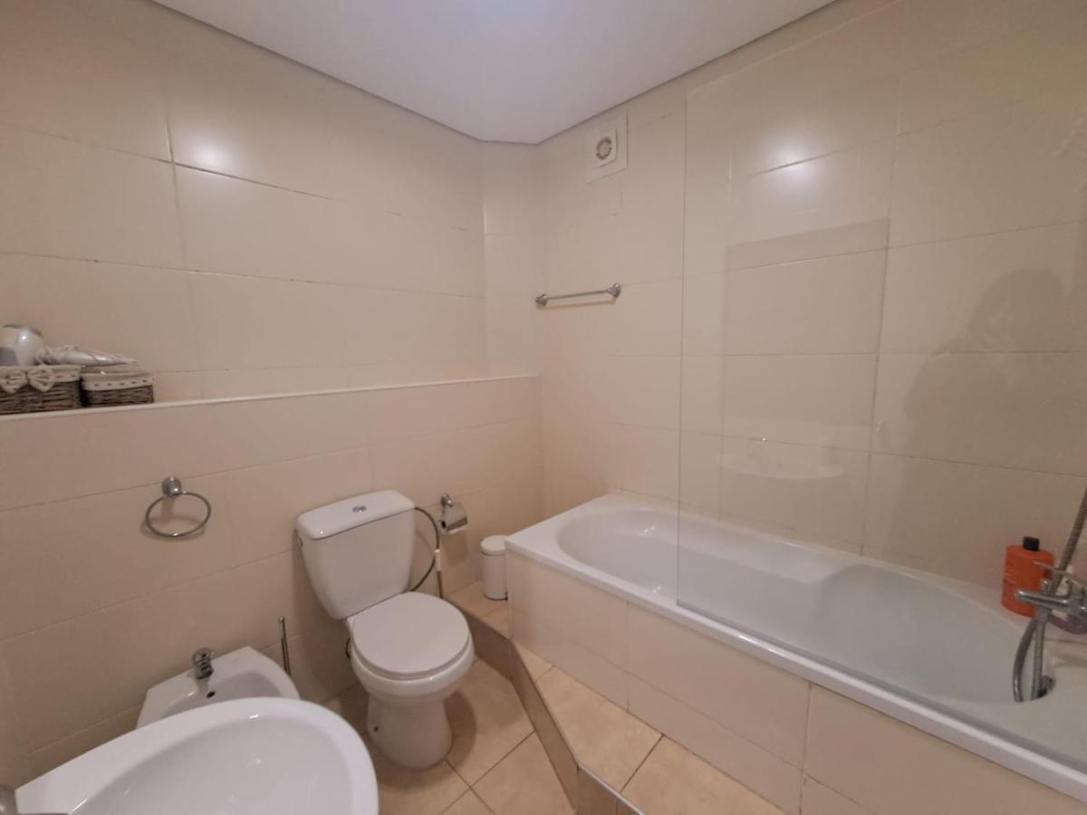 Private At Fatima's Hostel Porto