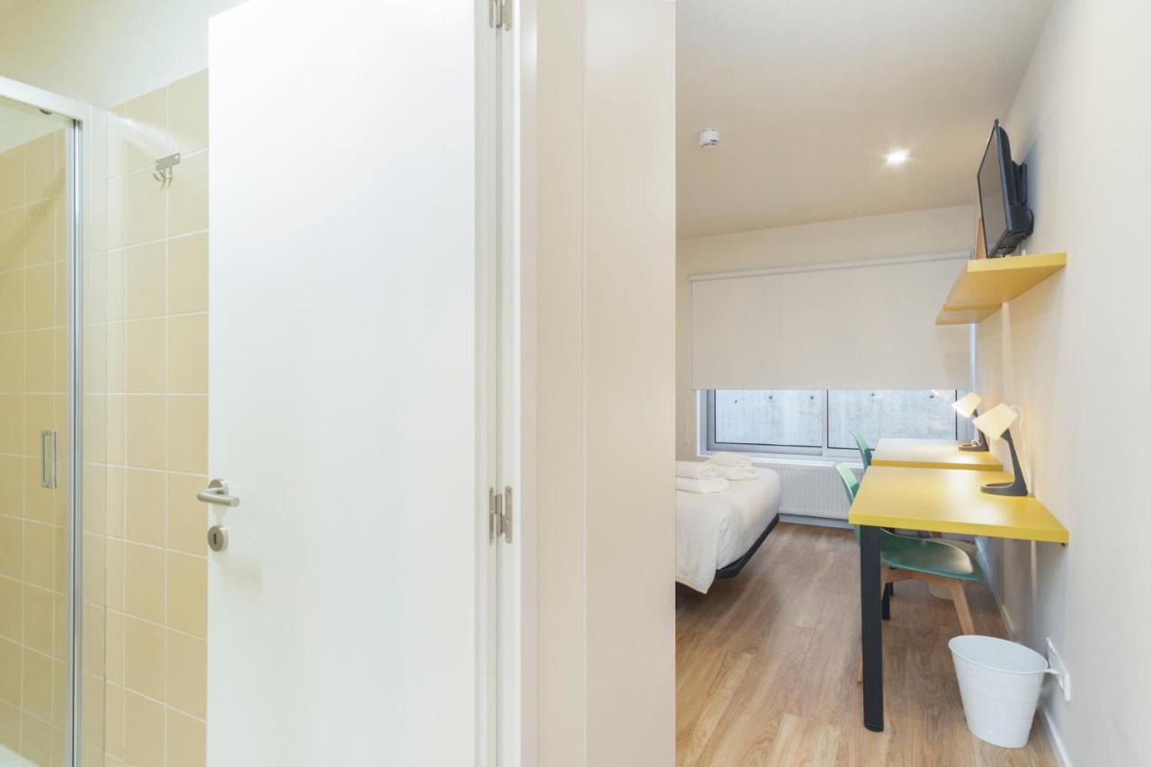 Two Bedroom With Patio Near The Apartment