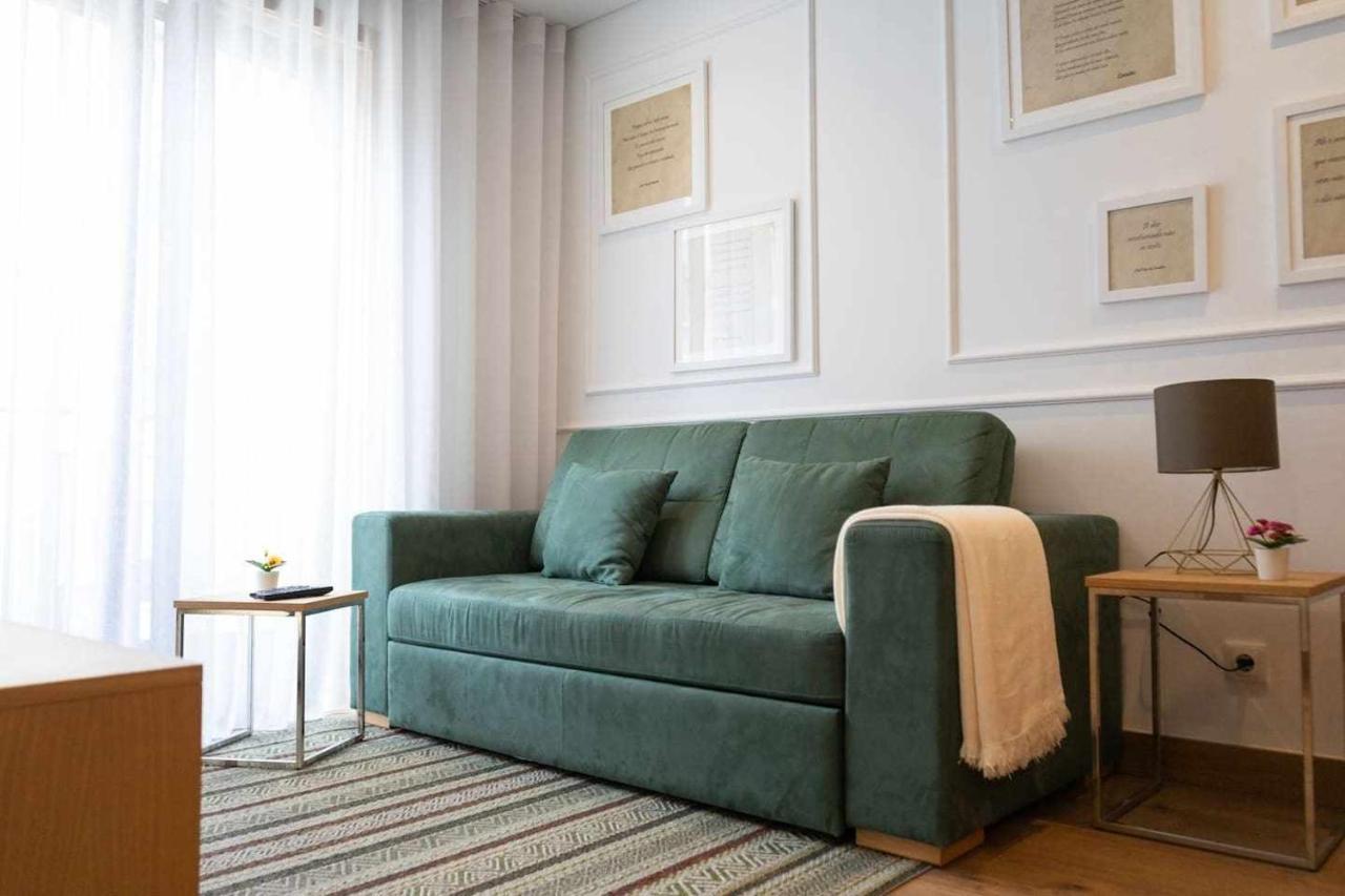 The Poets By Destiny Houses * Porto
