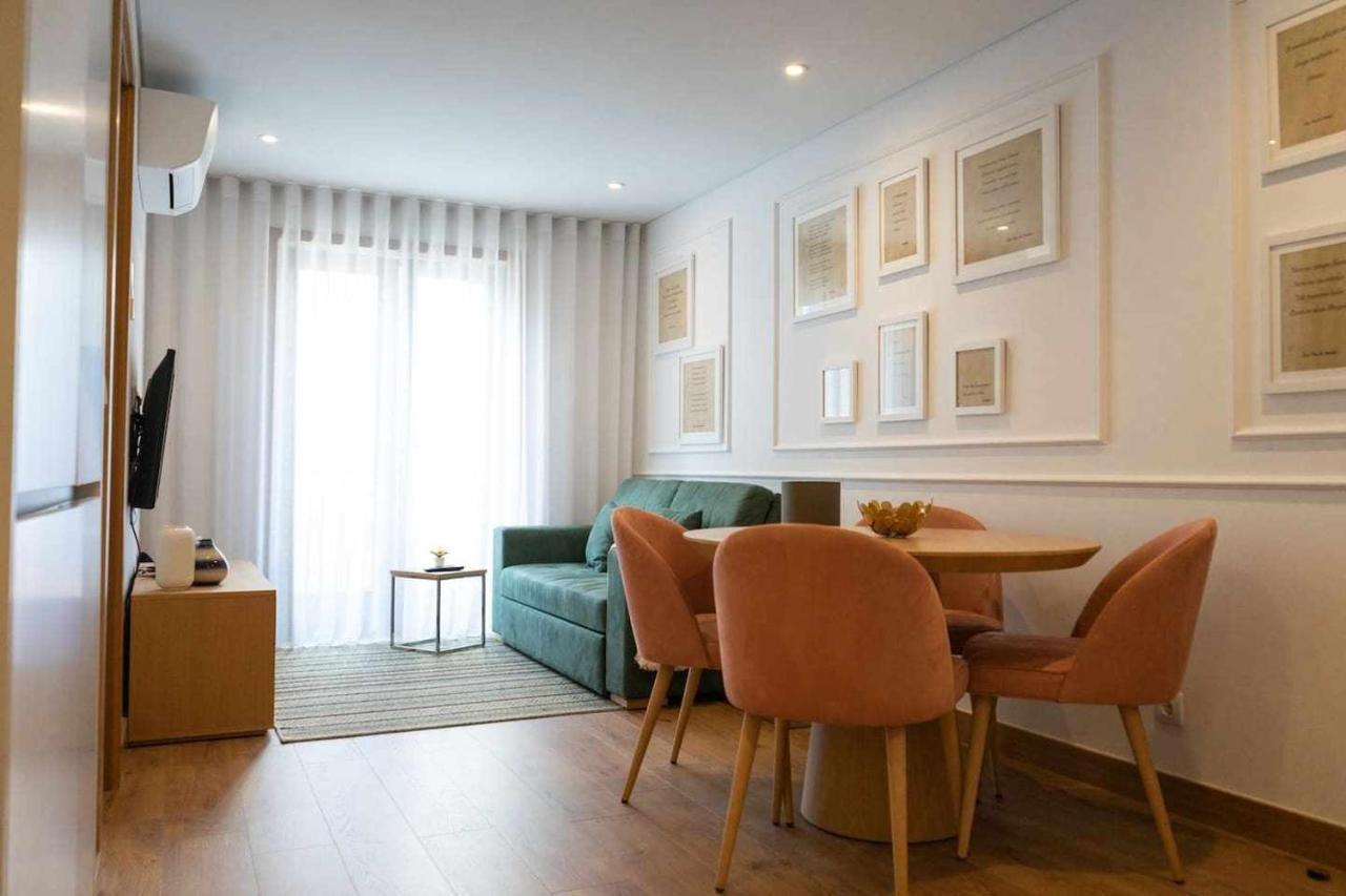 The Poets By Destiny Houses * Porto