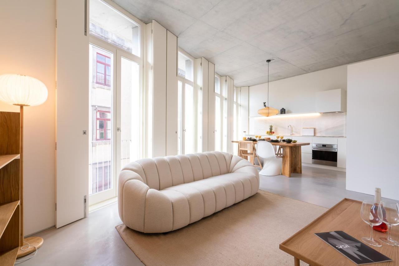 Host Wise - Luxurious Private Flats - Balcony Porto