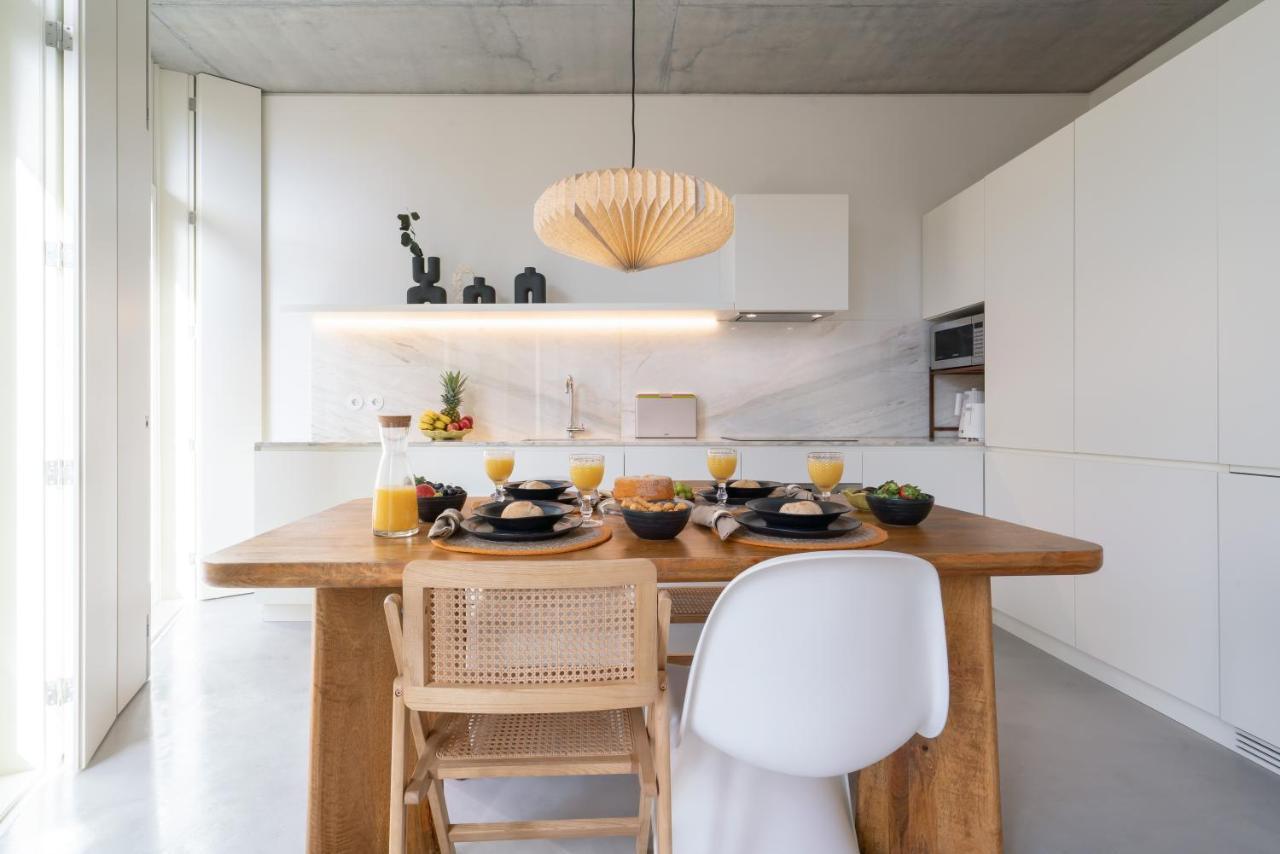 Host Wise - Luxurious Private Flats - Balcony * Porto