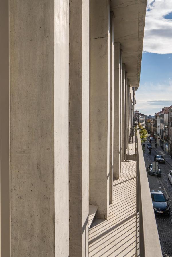 Apartment Host Wise - Luxurious Private Flats - Balcony *