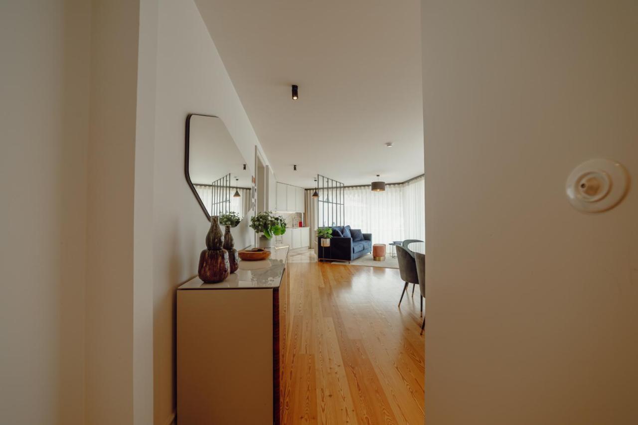 Downtown Penthouse With River View By Vacationy *