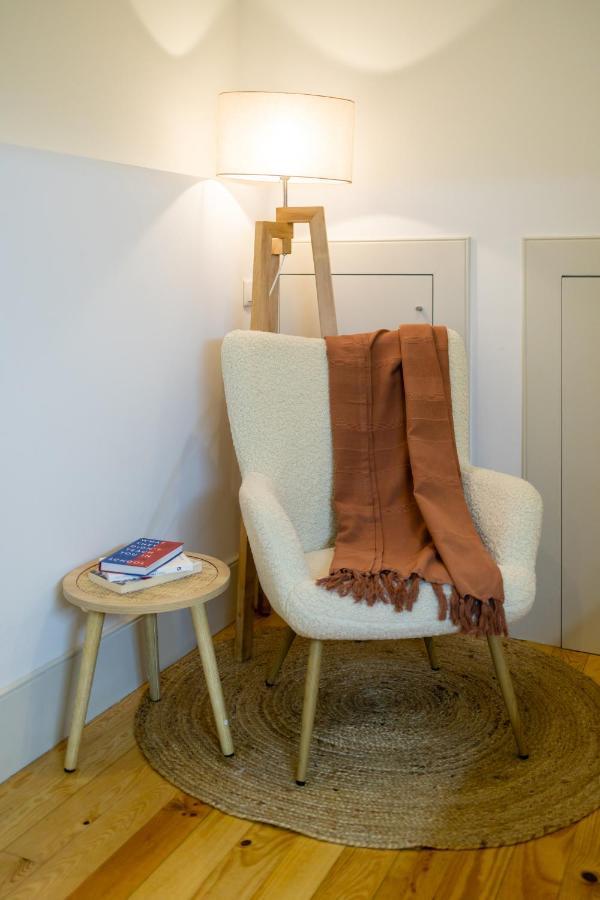 Terracotta Downtown Studio Apartment
