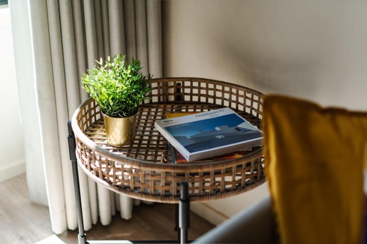 Urban Luxury Apartment, Downtown Near Metro Apartment