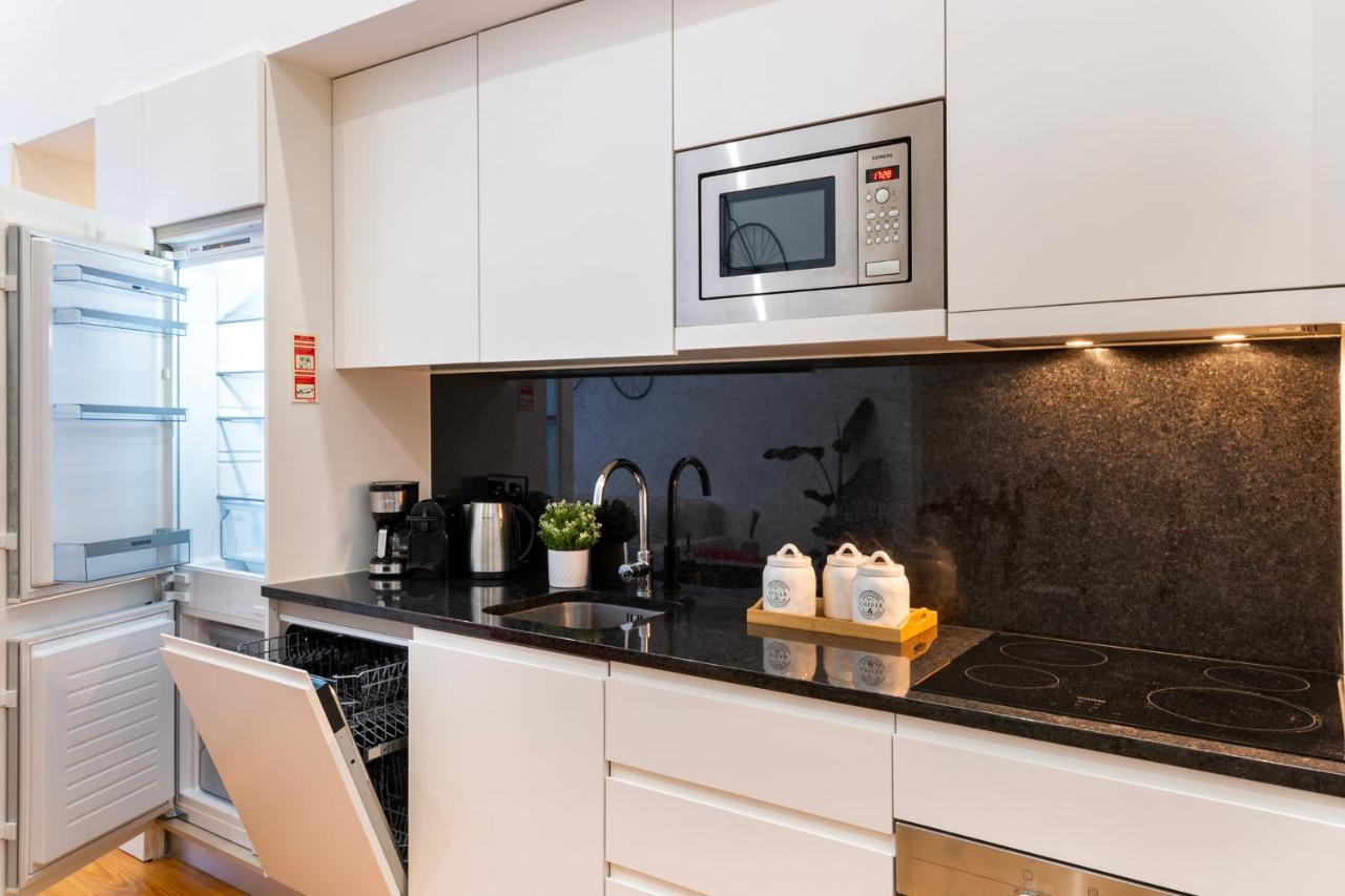 Center Modern In Apartment *