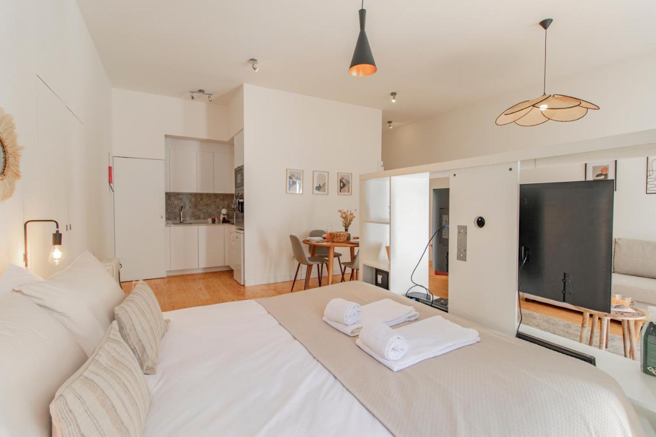 Apartment Virtudes Flat W/ Ac & Balcony By Lovelystay Porto