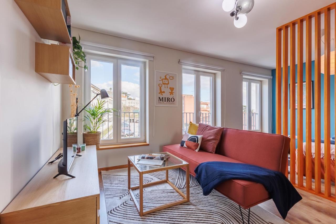 A Pop Of Color By Lovelystay Appartement