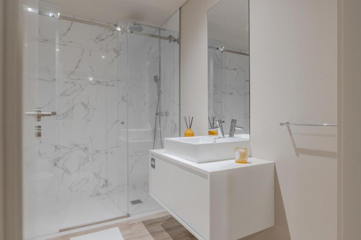 Urban Luxury Apartment, Downtown Near Metro Apartment *