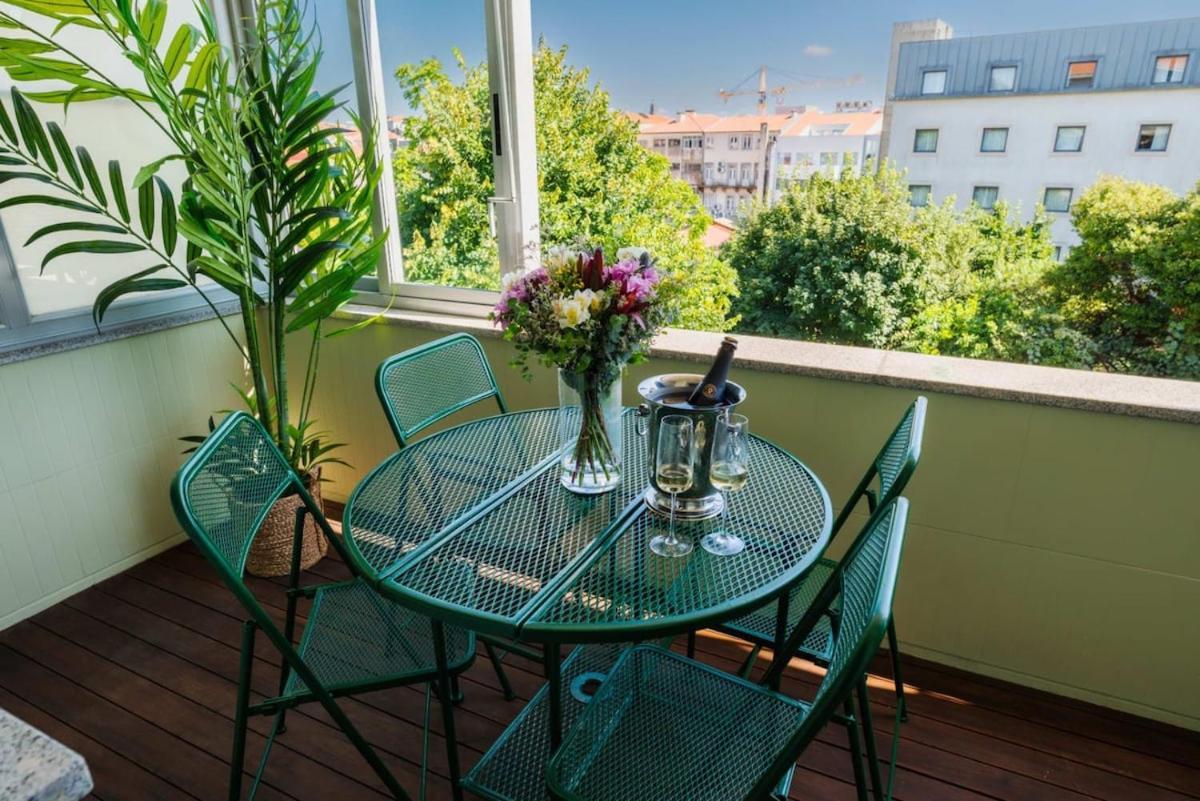 Apartment Sunny And Spacious House, 4bd 3bath Downtown Porto