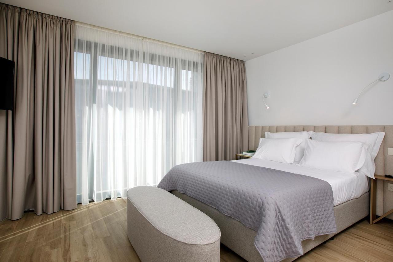 Alma Invicta Almada Premium * Porto