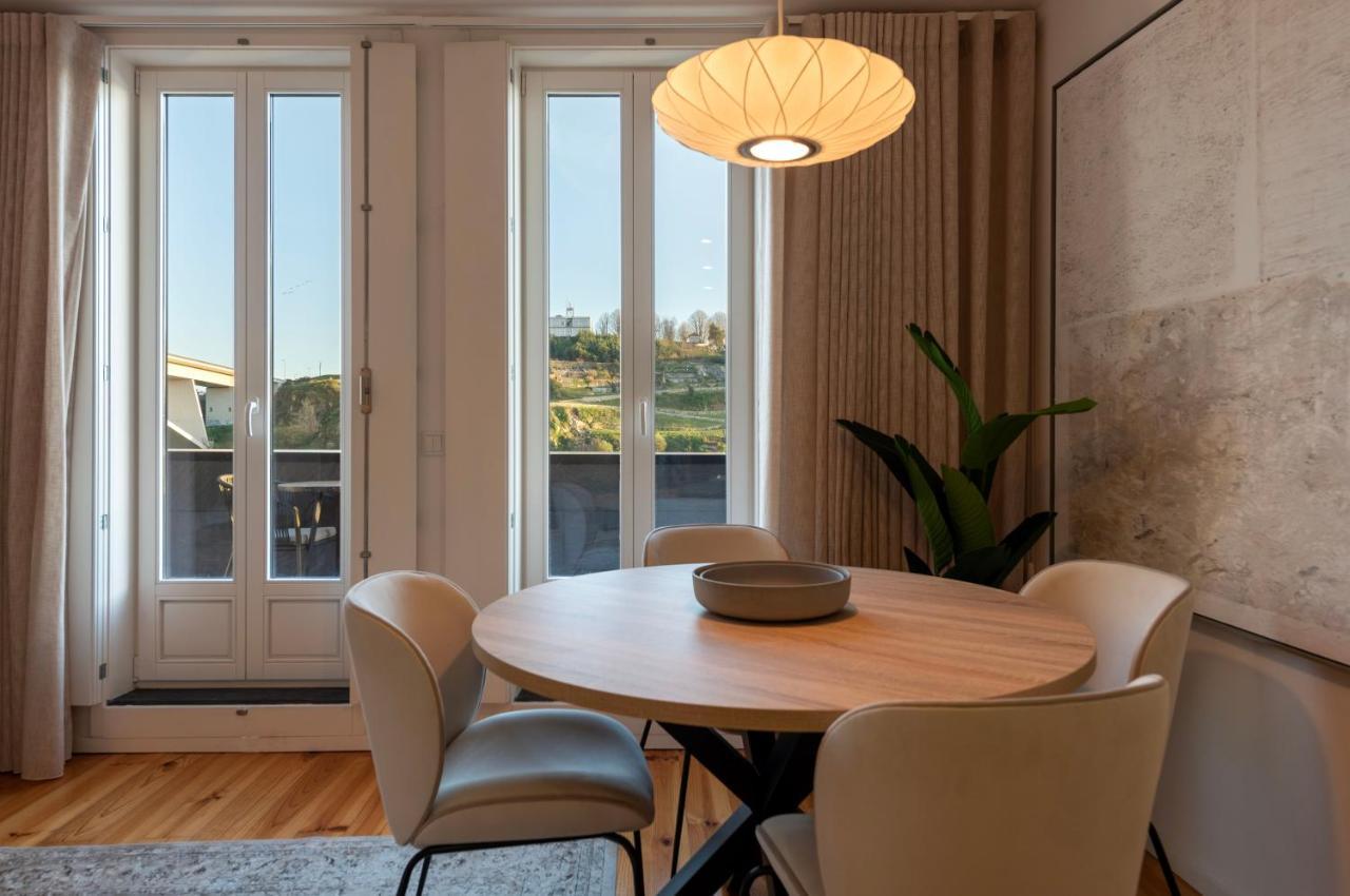 Unique T2 W/ Top View Of The River By Lovelystay Porto