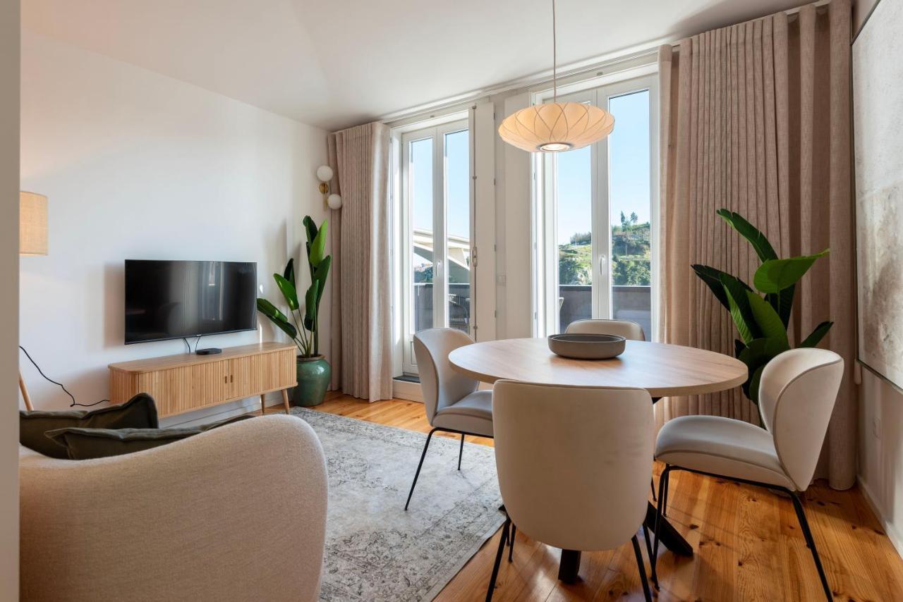 Apartment Unique T2 W/ Top View Of The River By Lovelystay Porto