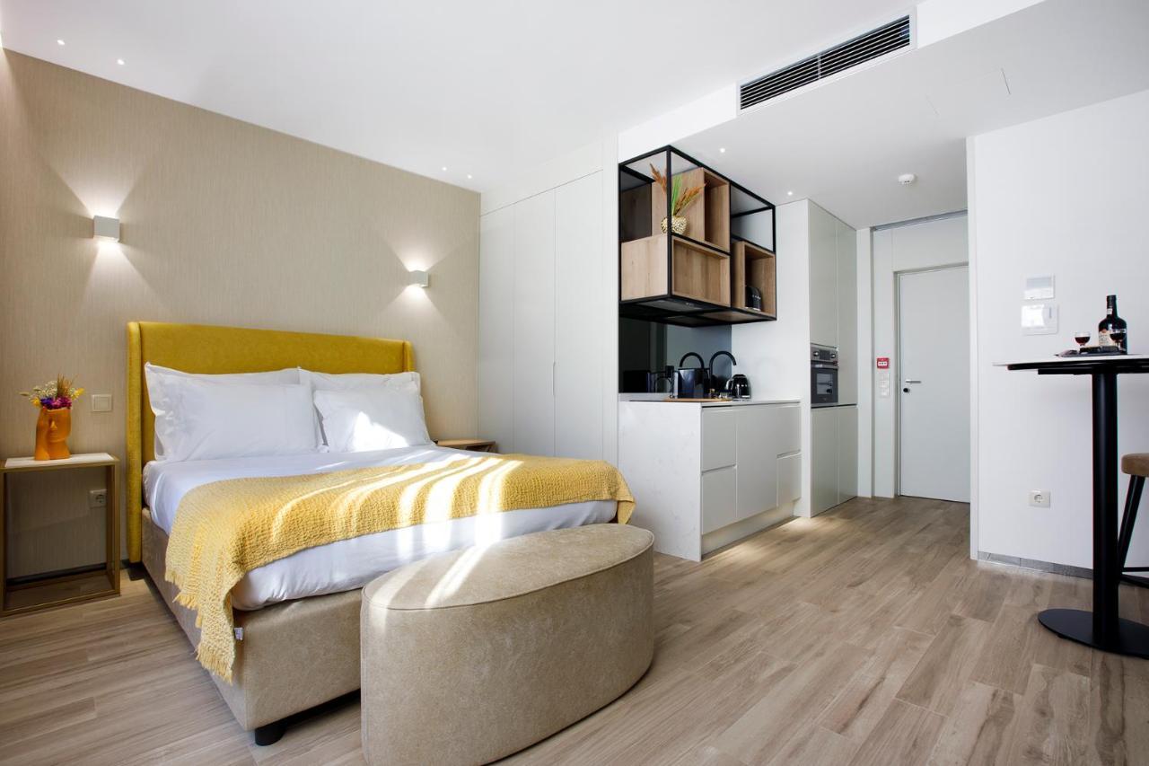Alma Invicta Almada Premium Apartment Porto