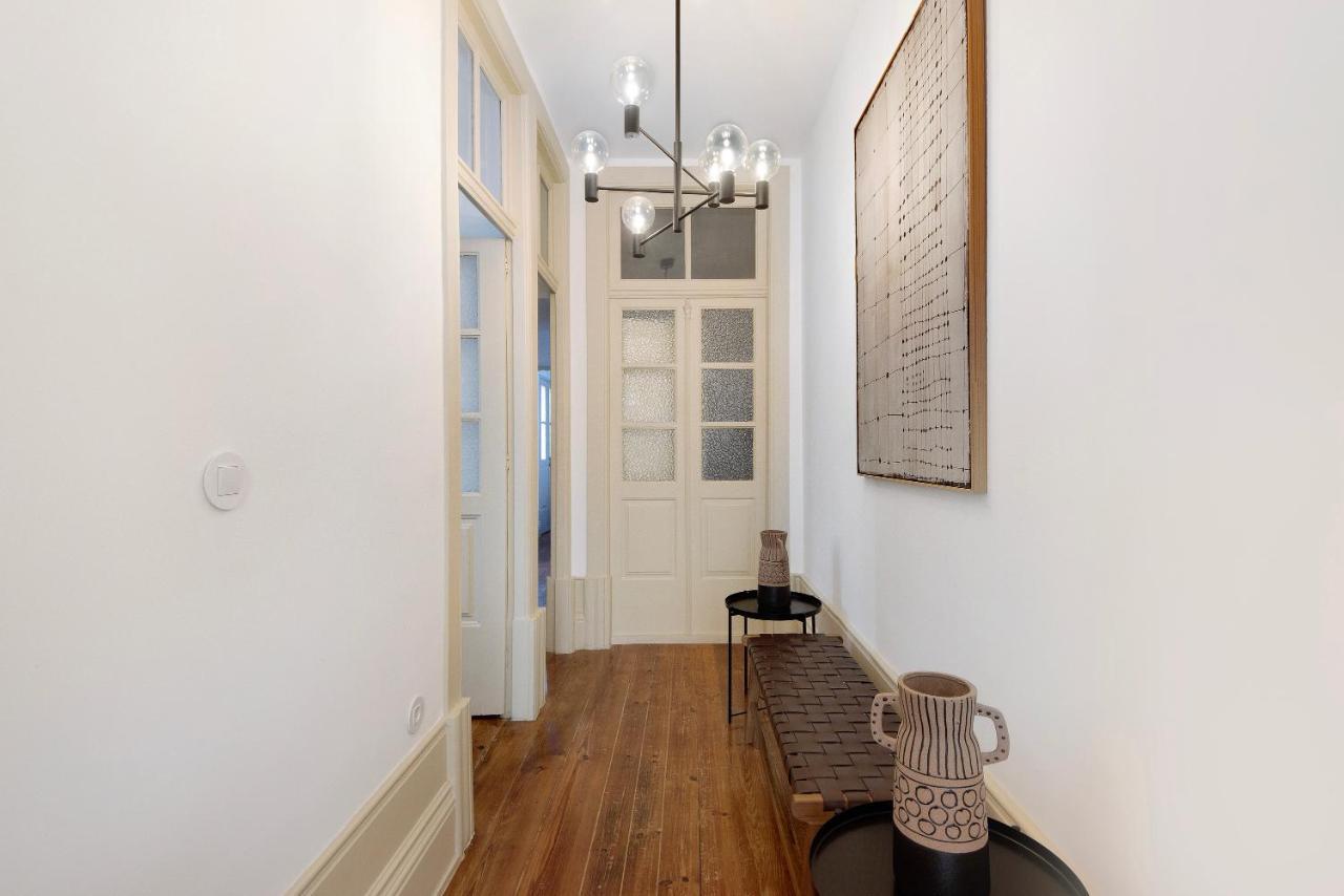 Crooked Floor House - Attic Apartment *