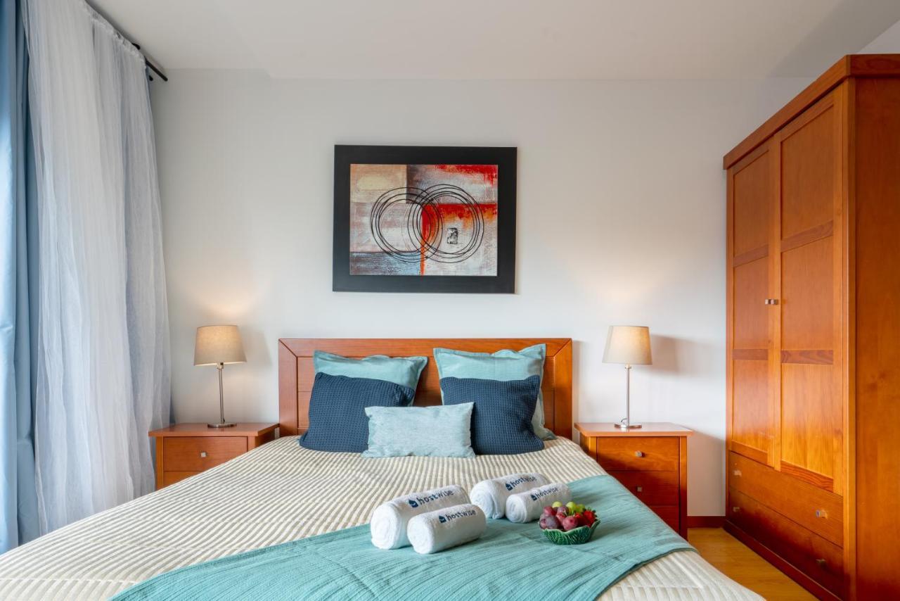 Bright Quiet Flats W/ Terrace