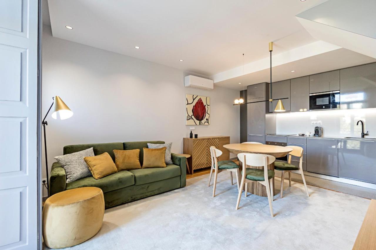 Almada 505 - Premium Flat By Lovelystay Apartment