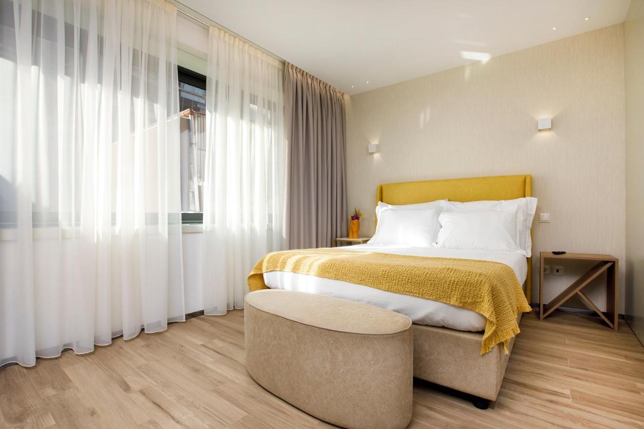 Alma Invicta Almada Premium Porto