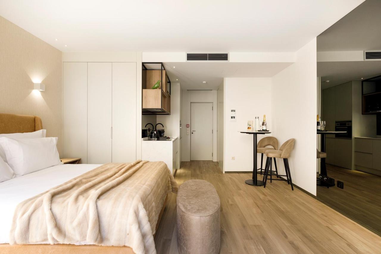Alma Invicta Almada Premium Porto