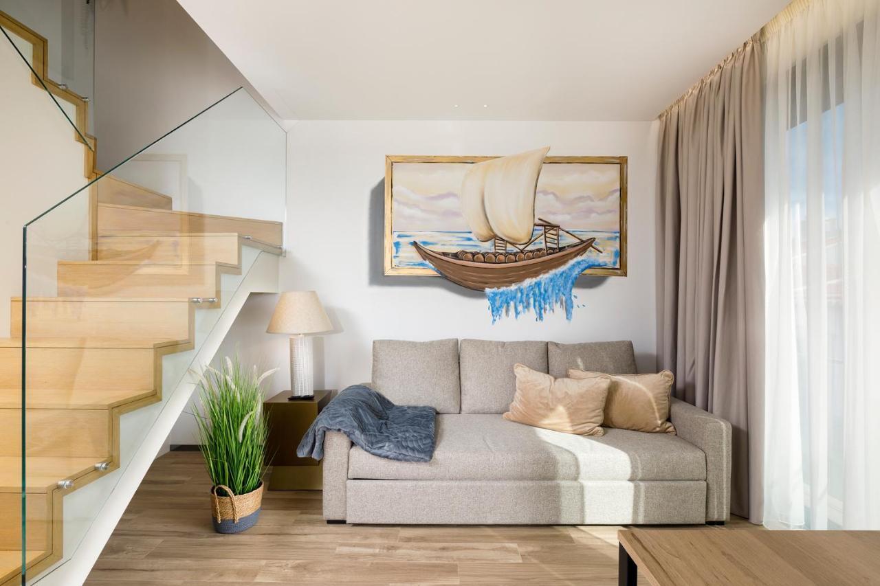 Alma Invicta Almada Premium Porto