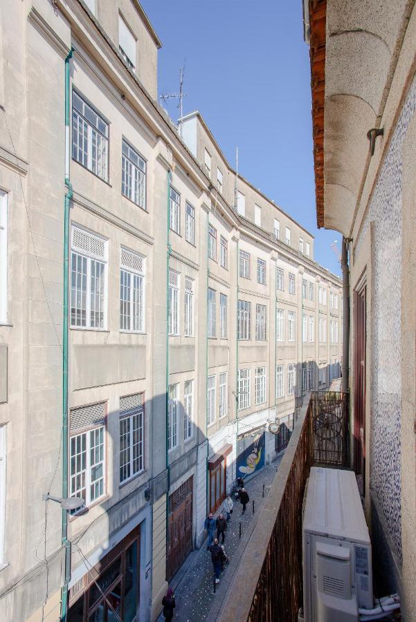 Liiiving In - Historic Clerigos Apartment Porto