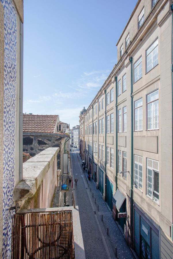 Liiiving In - Historic Clerigos Apartment Porto