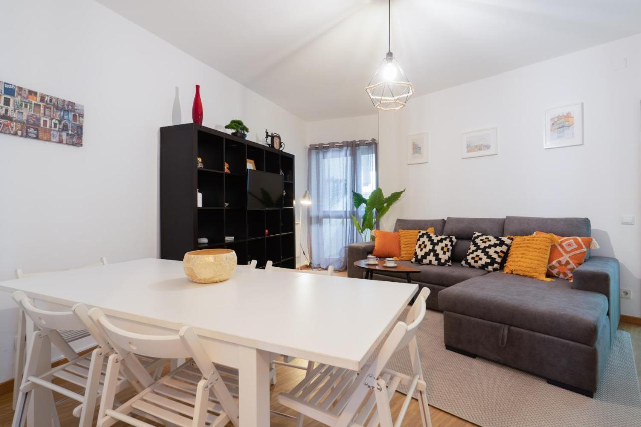 Renovated 3br Near Hotspots With Great Value Apartment