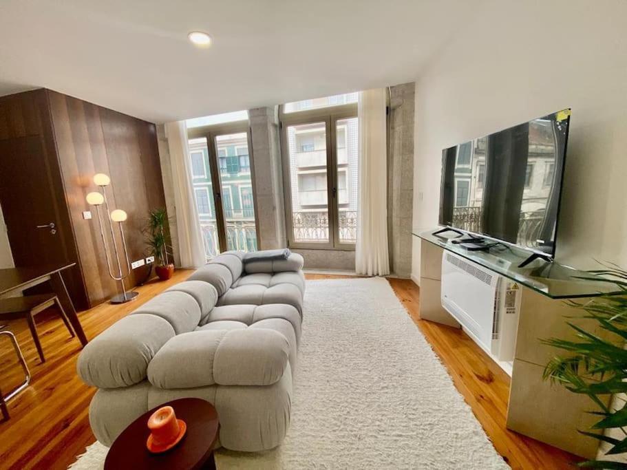 Apartamento Padre Antonio Vieira Flat E - 2 Bedroom Near Campanha Train Station