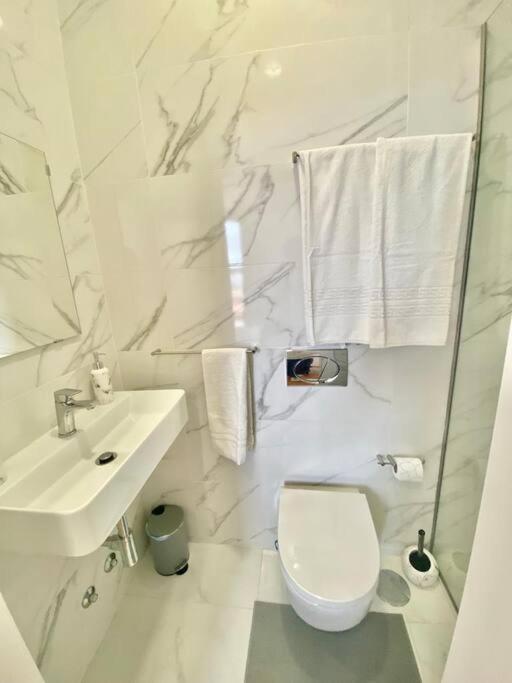 Apartamento Padre Antonio Vieira Flat E - 2 Bedroom Near Campanha Train Station Porto