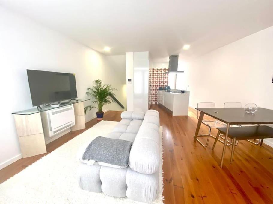 Apartamento Padre Antonio Vieira Flat E - 2 Bedroom Near Campanha Train Station *