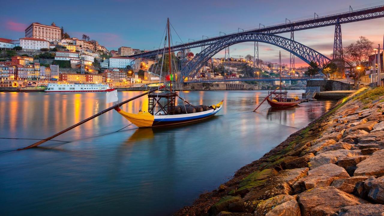 Almada Charm & * Porto