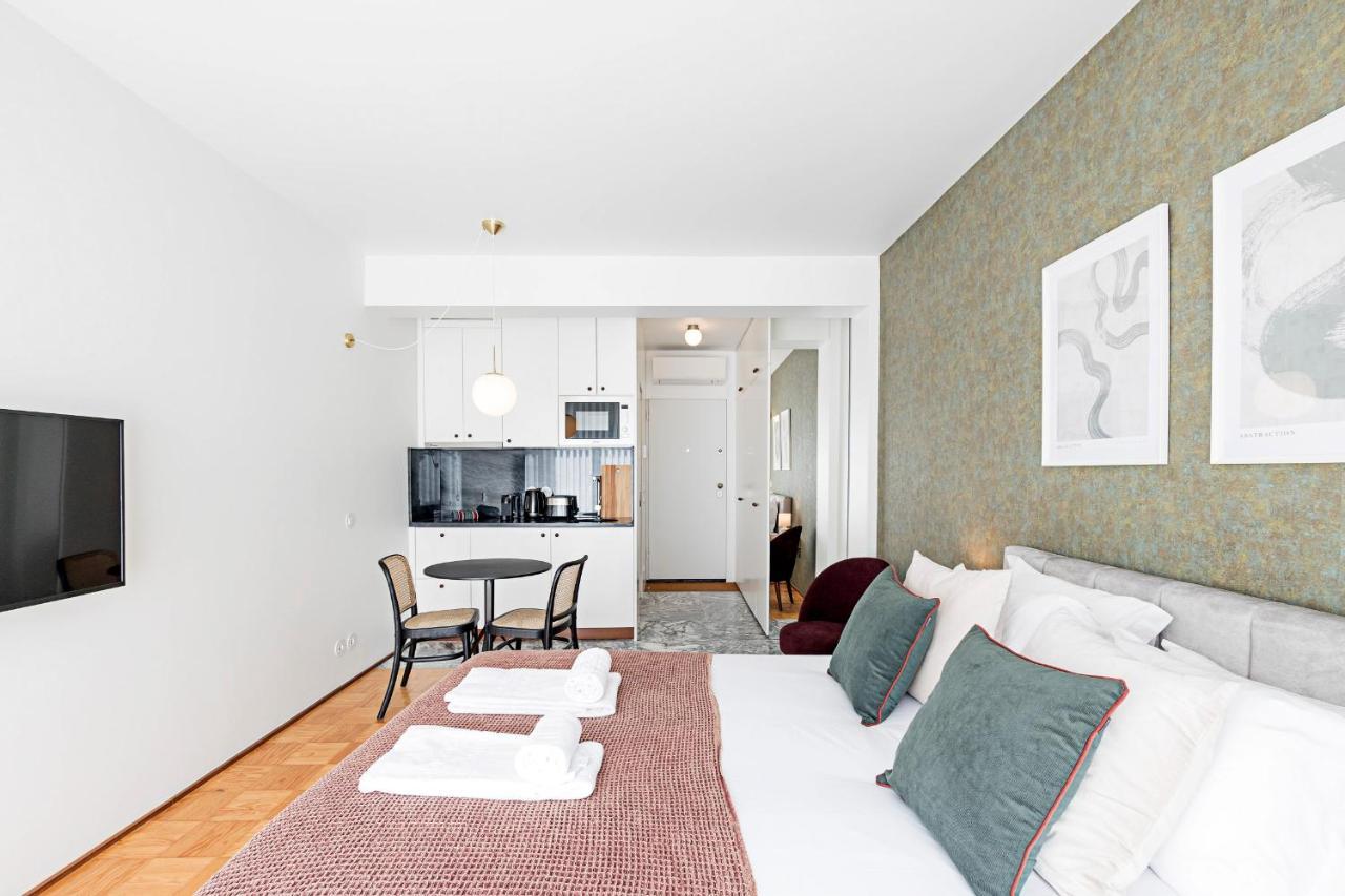 Ceuta By Lovelystay Apartment Porto