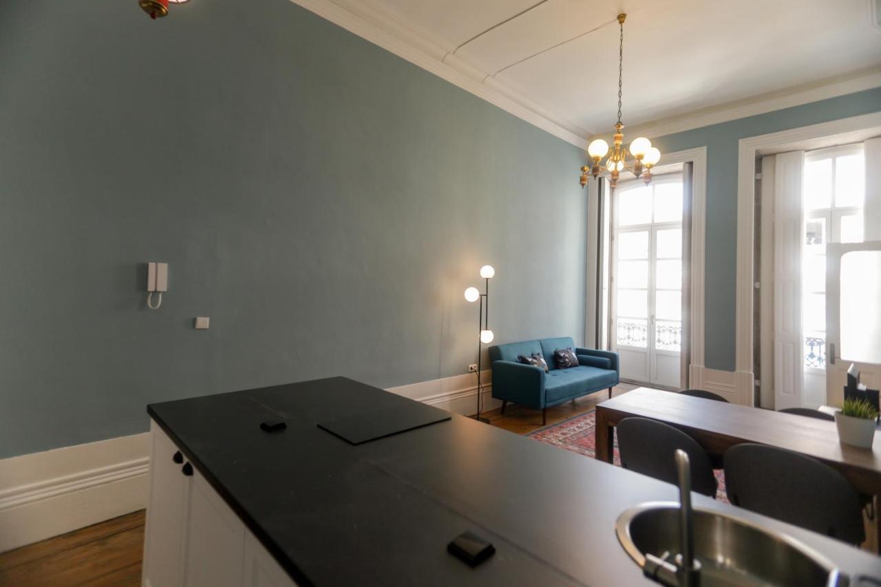 Adorable In Great Area Apartment *