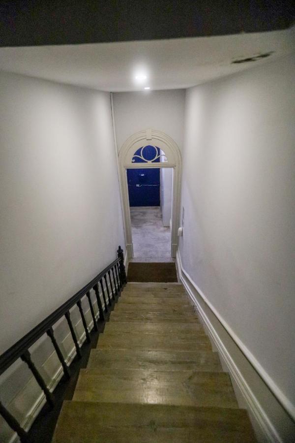 Apartment Adorable In Great Area *