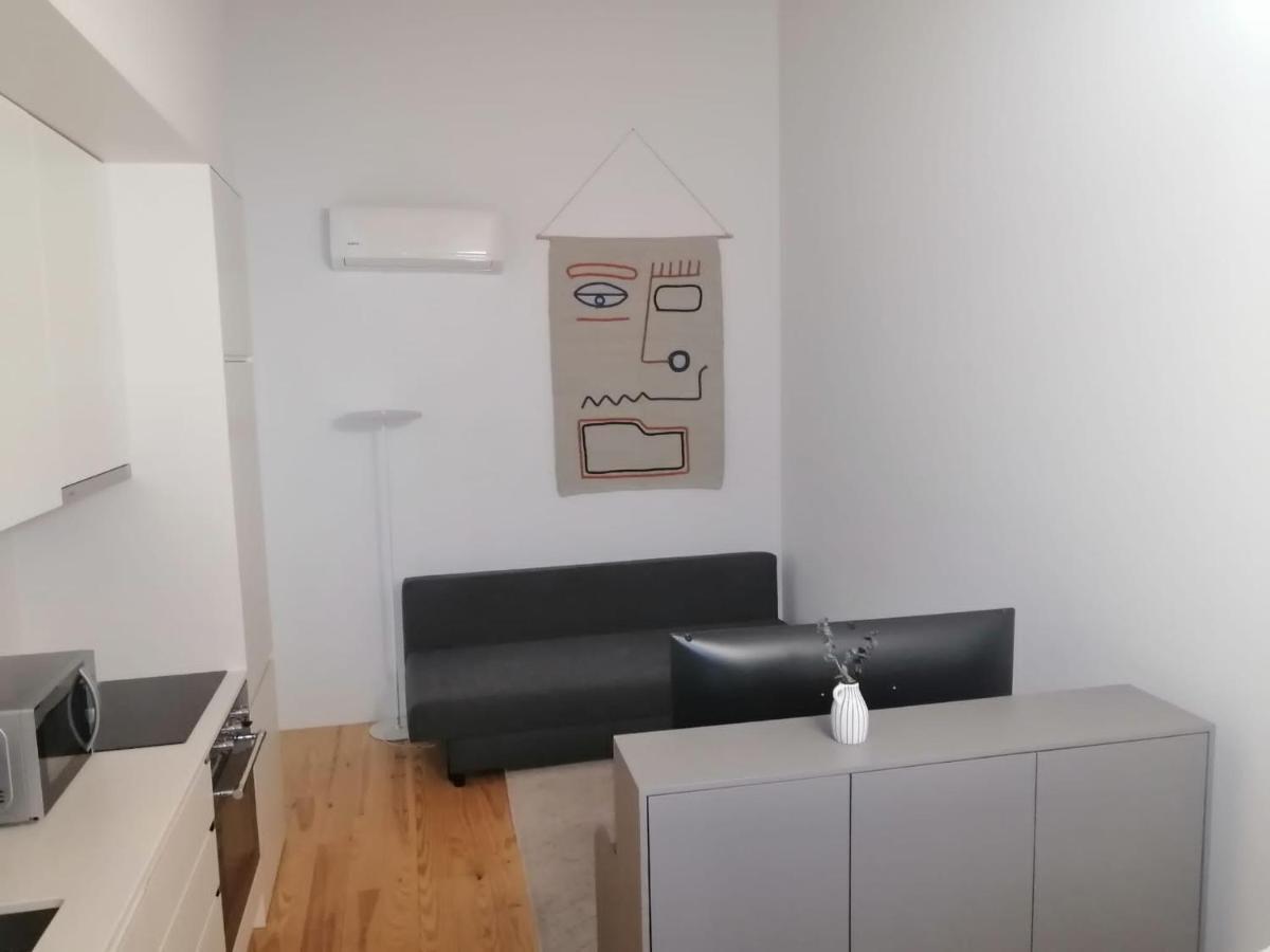 Stunning Downtown - 4 Pp/ Ac / Tv / Wifi Apartment *