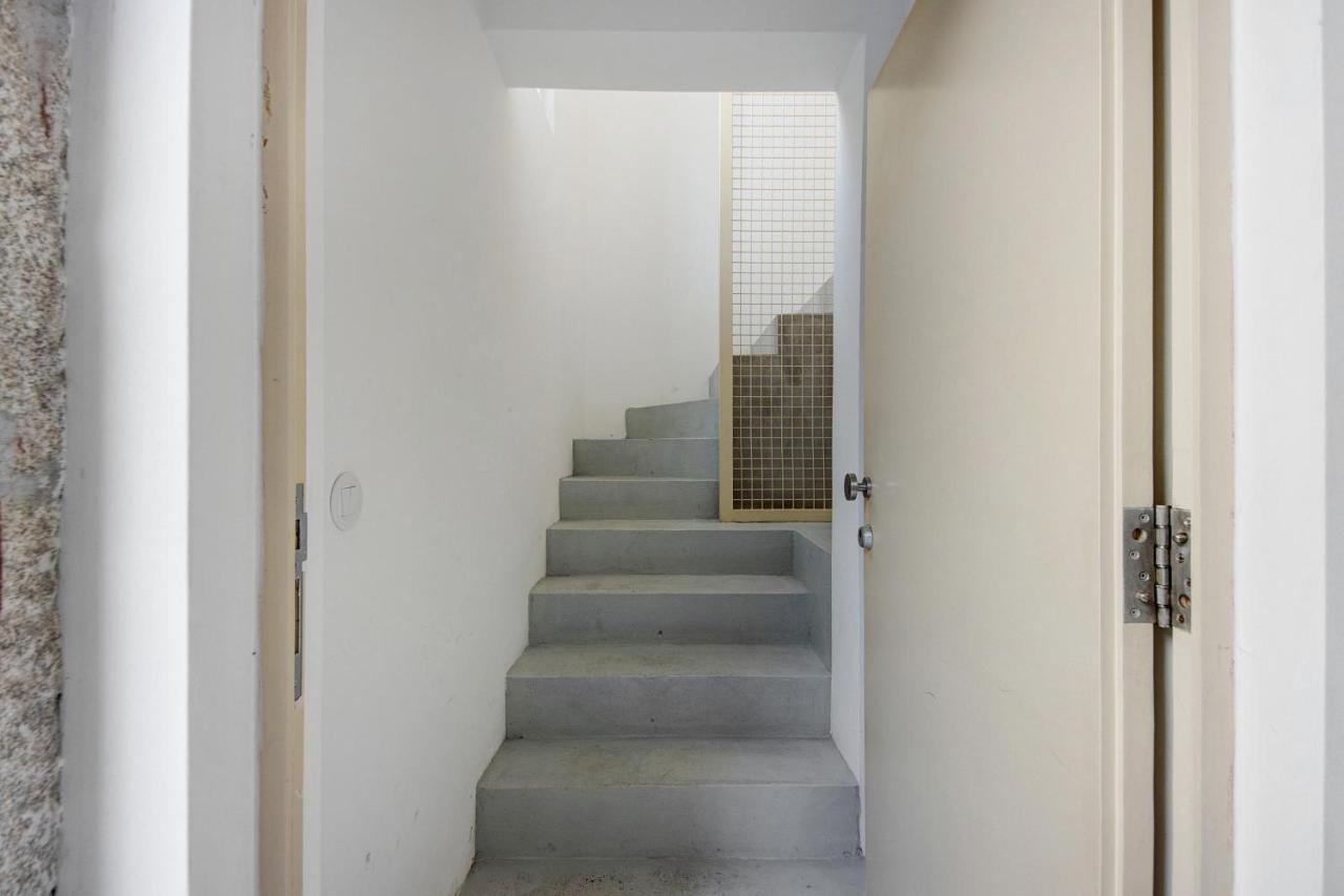 Crooked Floor House - Attic Apartment