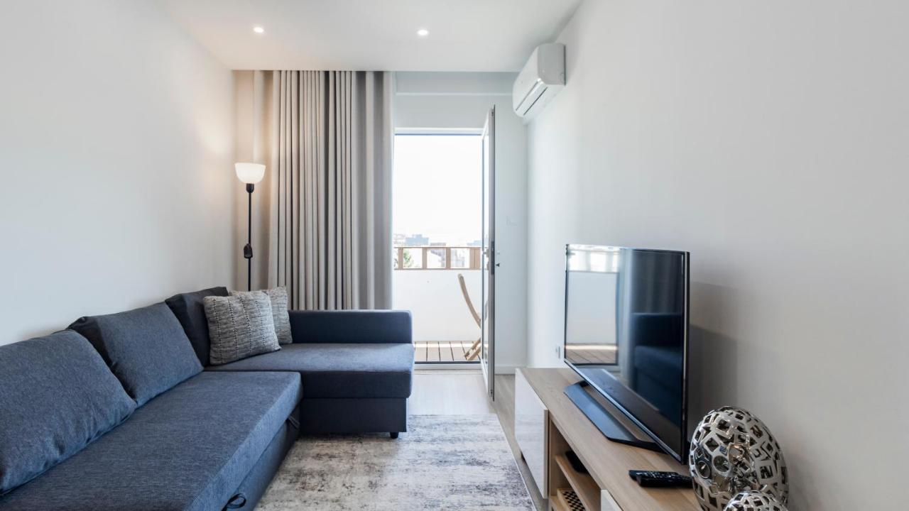 Apartment 1br Paraiso Flat W/ Balcony & Ac By Lovelystay Porto