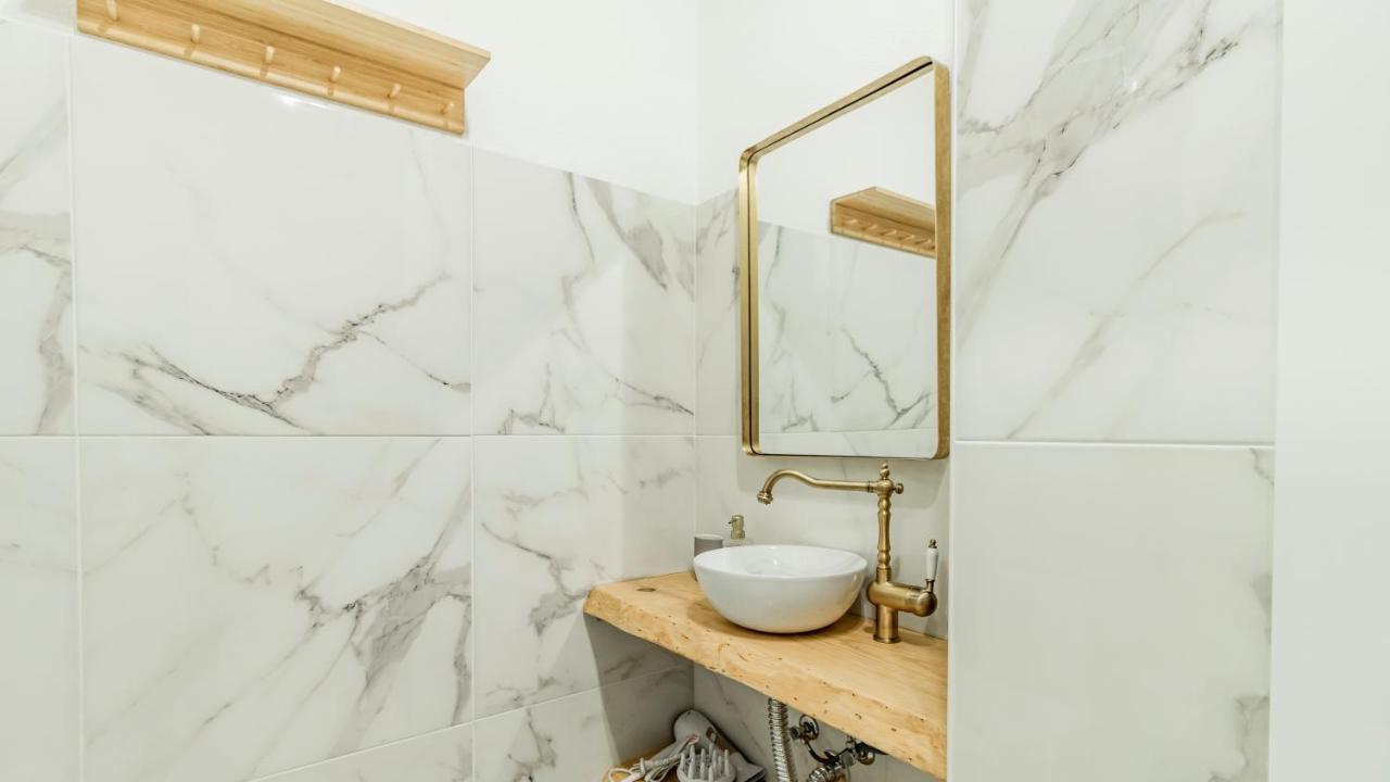 Apartment Happy Corner In The Heart Of By Lovelystay *