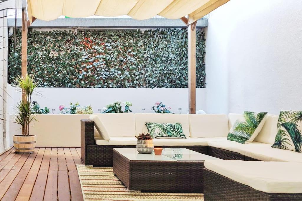 Two Bedroom Terrace Sanctuary In The Center