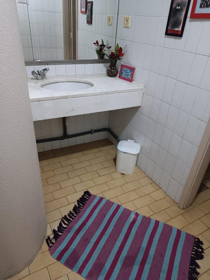 Spacious Economic Center Flat *