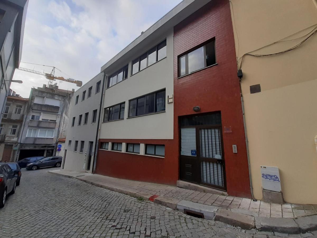 Spacious Economic Center Flat * Porto