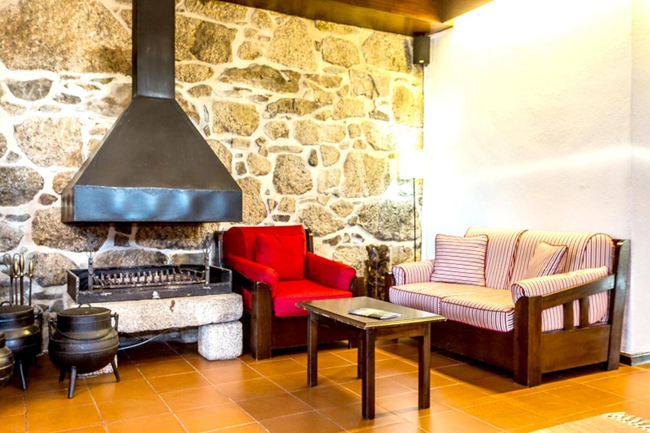 One Bedroom With Shared Pool Jacuzzi And Furnished Terrace At Armamar * Porto