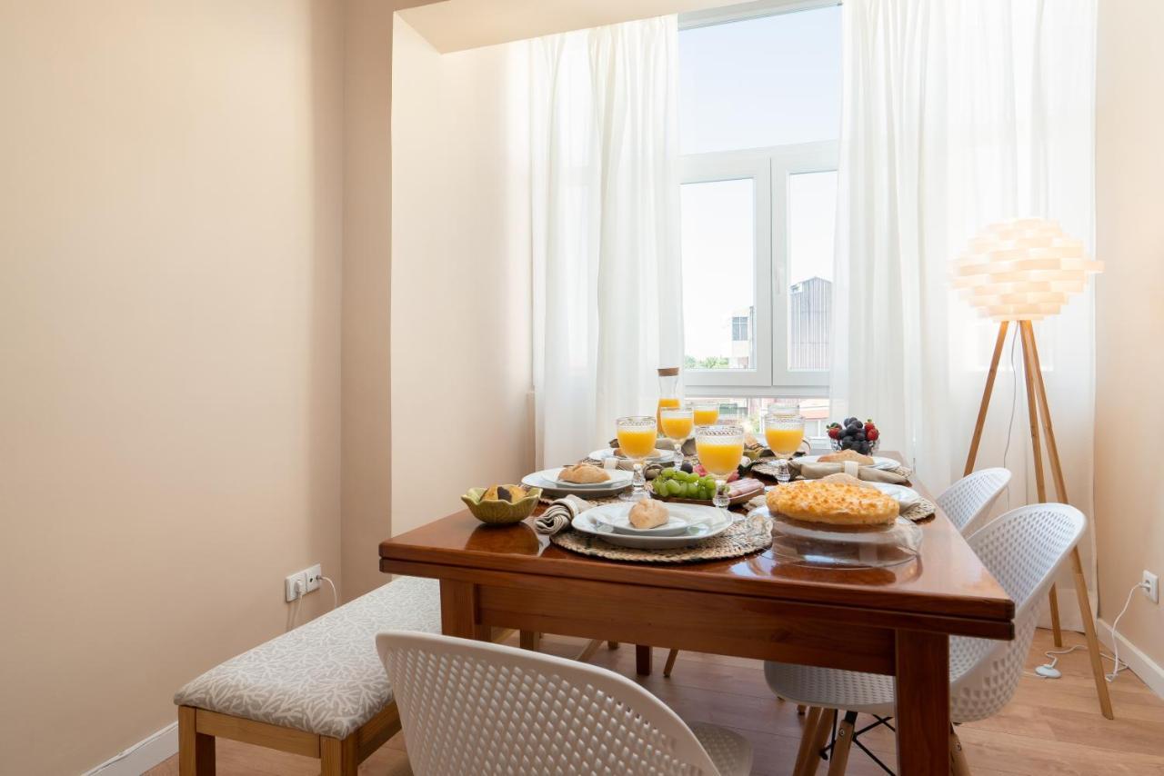 Apartment Host Wise - Spacious Vintage Flat - Small Balcony Porto