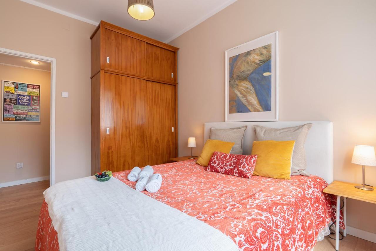 Host Wise - Spacious Vintage Flat - Small Balcony Apartment Porto