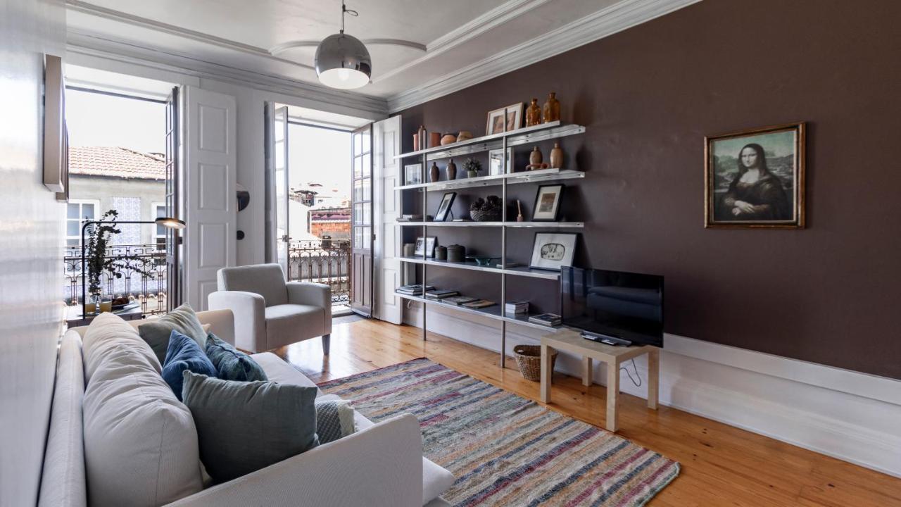 Apartamento 61 - Bright 2br W/ Balcony By Lovelystay