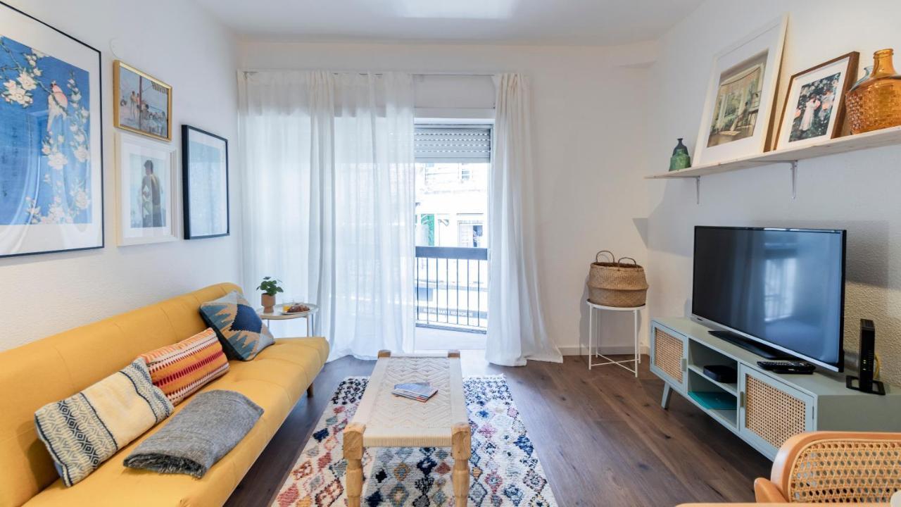 Happy Corner In The Heart Of By Lovelystay Apartment